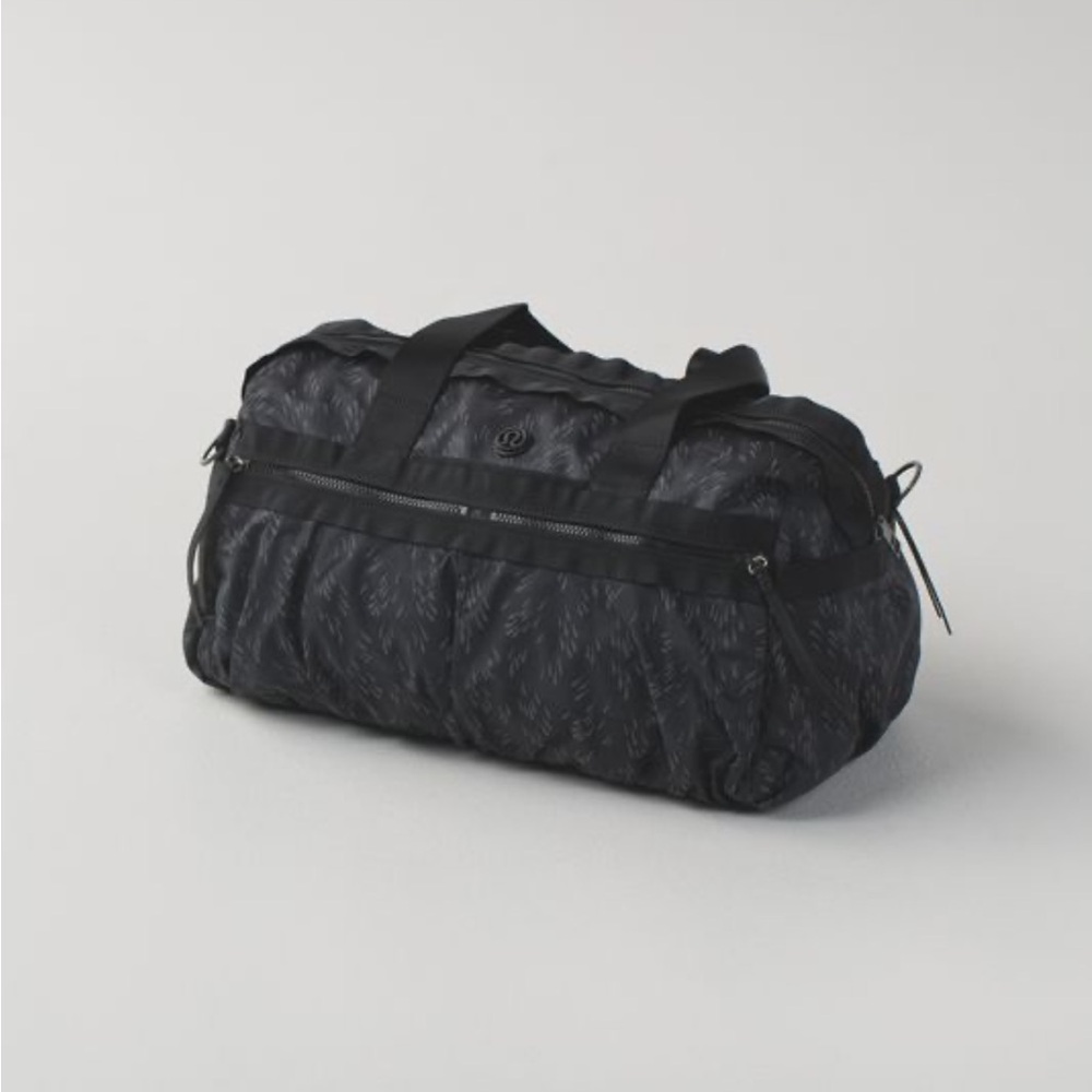 Lululemon Black Gym to Win Sporty Duffel Bag